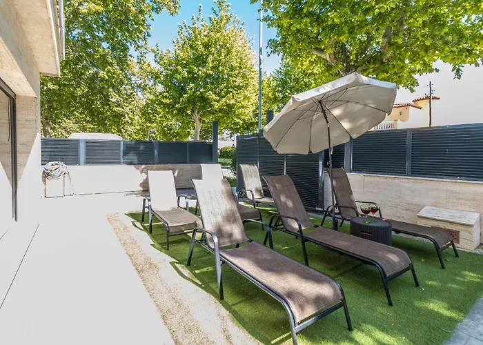 Holiday home De Lujo. Piscina Con Jacuzzi.
