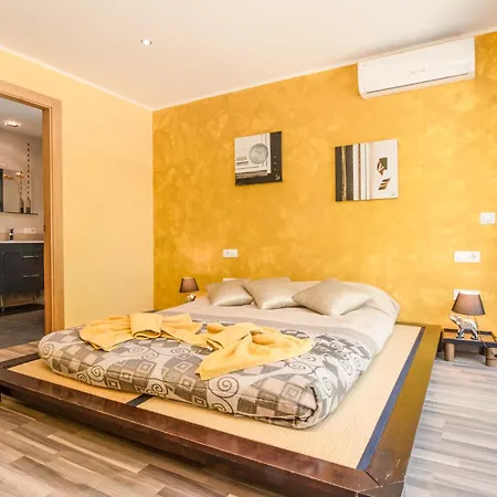 De Lujo. Piscina Con Jacuzzi. Holiday home