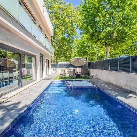 De Lujo. Piscina Con Jacuzzi. Holiday home *