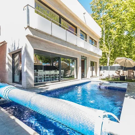別荘 De Lujo. Piscina Con Jacuzzi. エンプリアブラバ