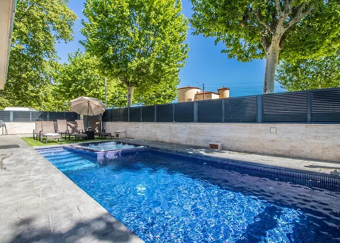 別荘 De Lujo. Piscina Con Jacuzzi. *