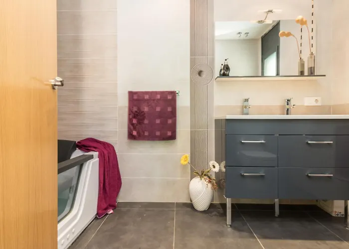 別荘 De Lujo. Piscina Con Jacuzzi.