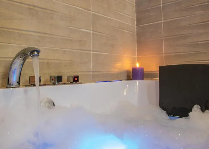 De Lujo. Piscina Con Jacuzzi. 別荘 *